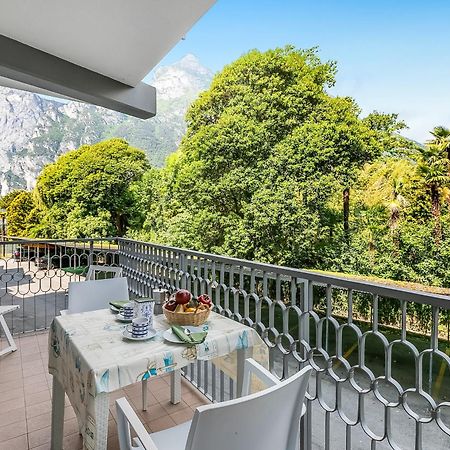 Residenza Lago D'Argento - Happy Rentals ริวาเดลการ์ดา ภายนอก รูปภาพ