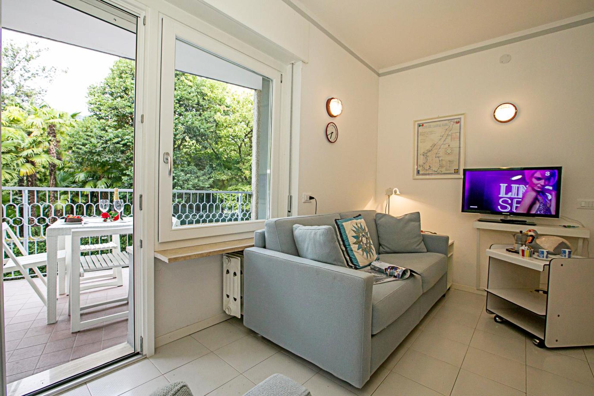 Residenza Lago D'Argento - Happy Rentals ริวาเดลการ์ดา ภายนอก รูปภาพ