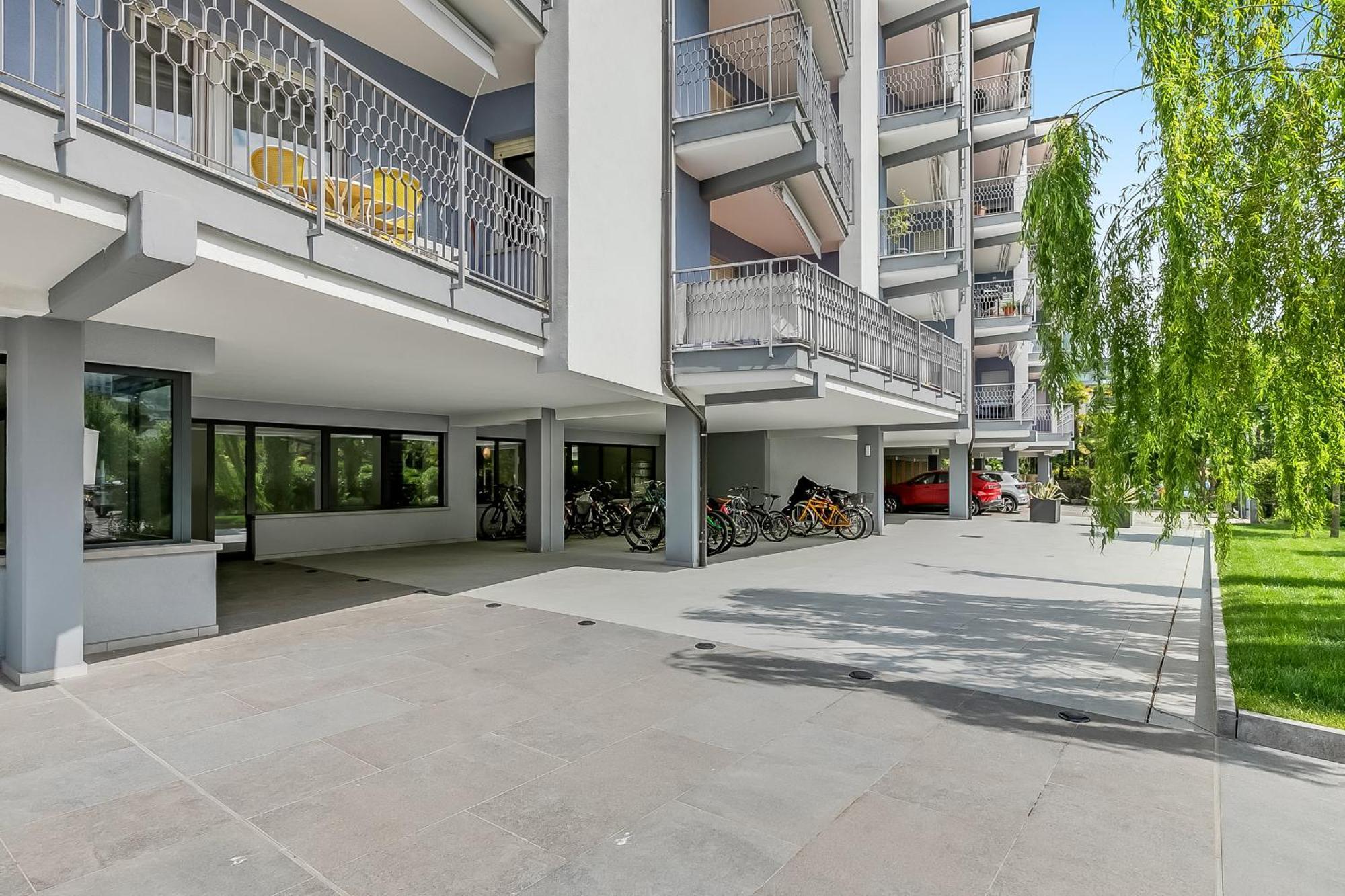 Residenza Lago D'Argento - Happy Rentals ริวาเดลการ์ดา ภายนอก รูปภาพ