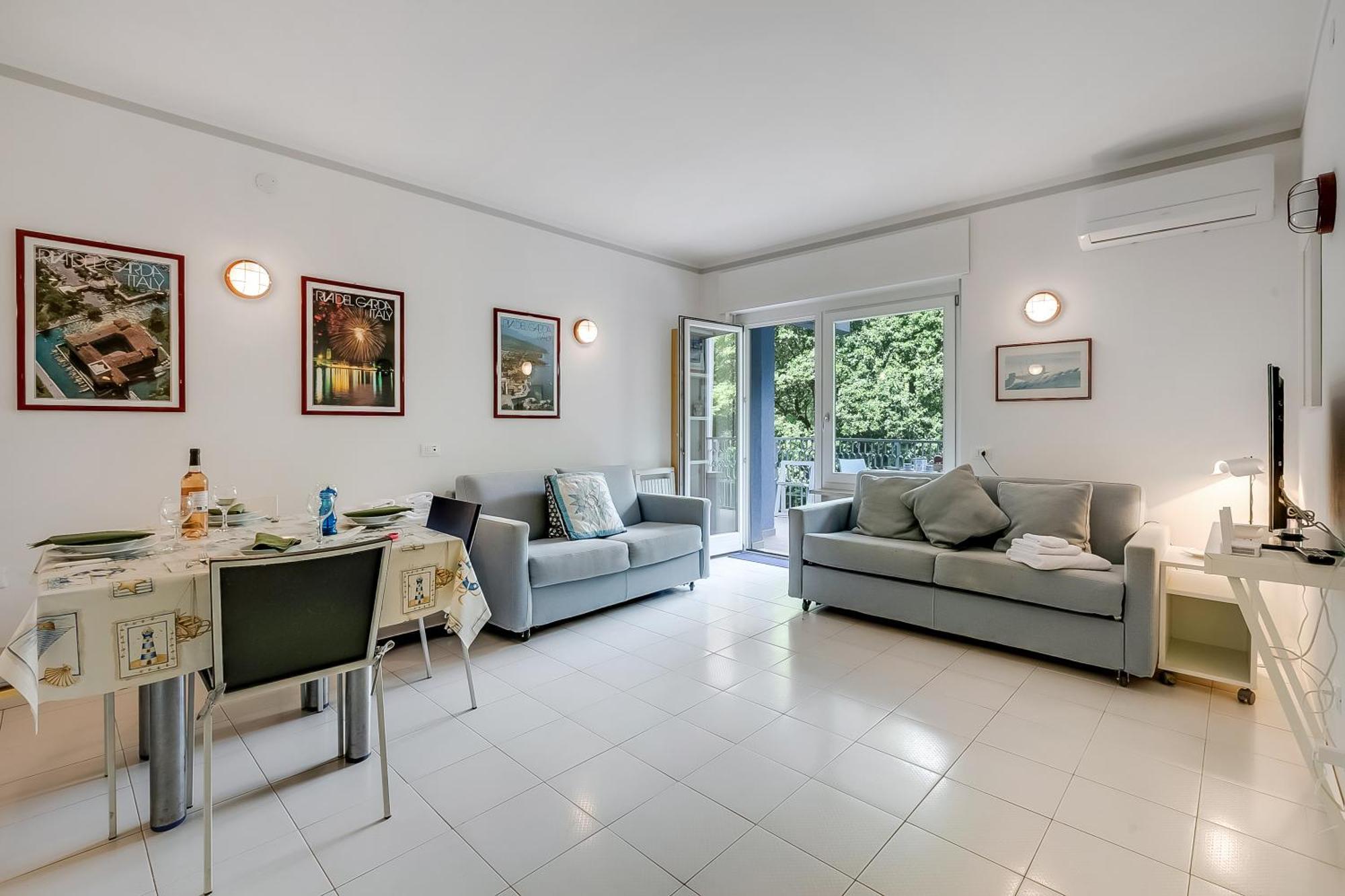 Residenza Lago D'Argento - Happy Rentals ริวาเดลการ์ดา ภายนอก รูปภาพ