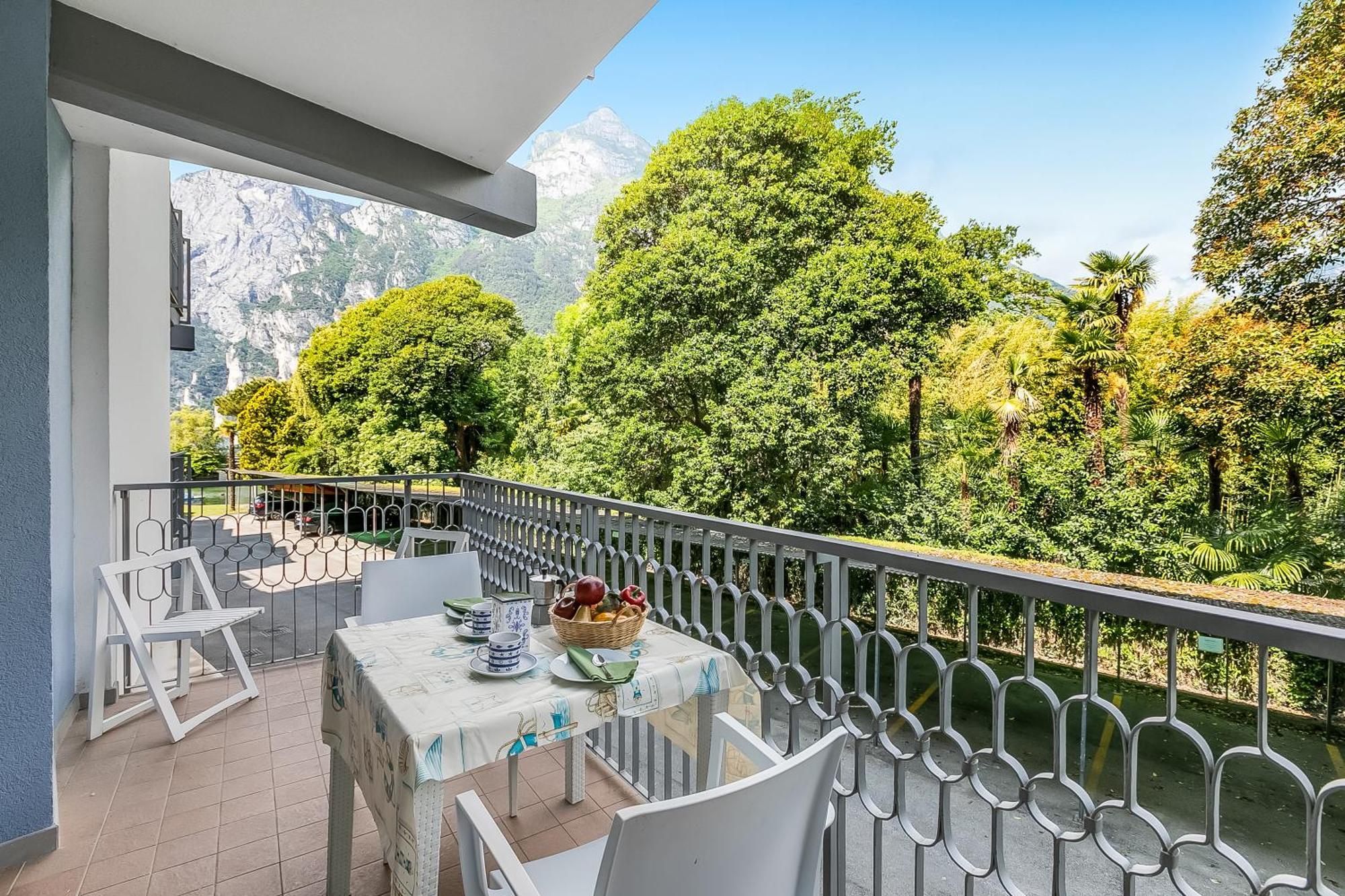 Residenza Lago D'Argento - Happy Rentals ริวาเดลการ์ดา ภายนอก รูปภาพ